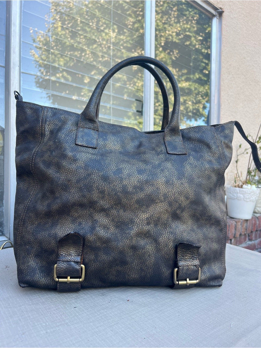 Leather Duffel Bag in Distressed Black-Brown